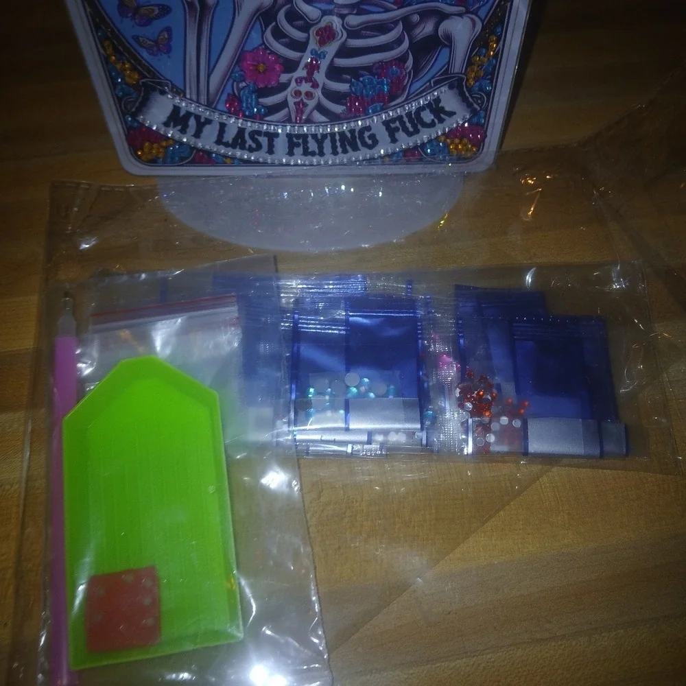 Finished 5d Diamond Art Plac With Rhinstines And‎ Stand & Leftover Kit Included